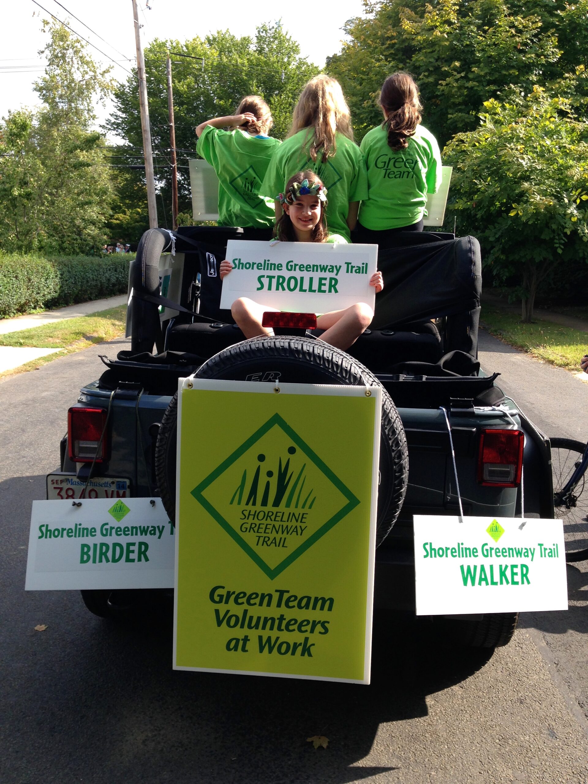 Levine girls and jeep ready for the Guilford Fair parade!